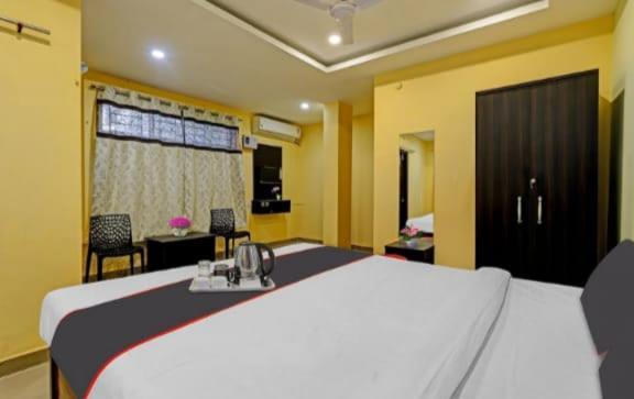 Hotel H K Residency Near Kalakshetra Guwahati Exterior foto